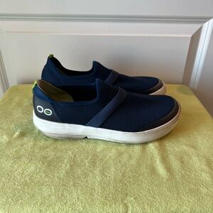 OOFOS Navy Slip-On Sneakers. Size 11